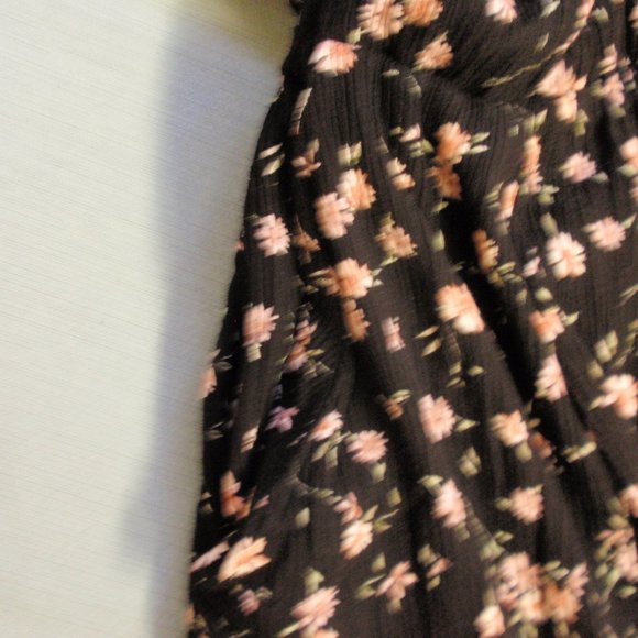 Torrid ditzy floral crinkle cut gauze puff sleeve peasant dress size 2X - Picture 11 of 15